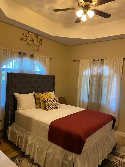 Blair'S Vacay Home Santa Cruz Jamaica